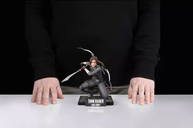 Reservar Figura Lara Croft Tomb Raider: The Legend of Lara Croft Dark Horse 19cm Figuras Estándar