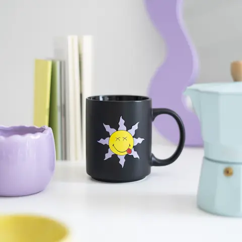 Comprar Taza Smiley Quirky Comics Black 