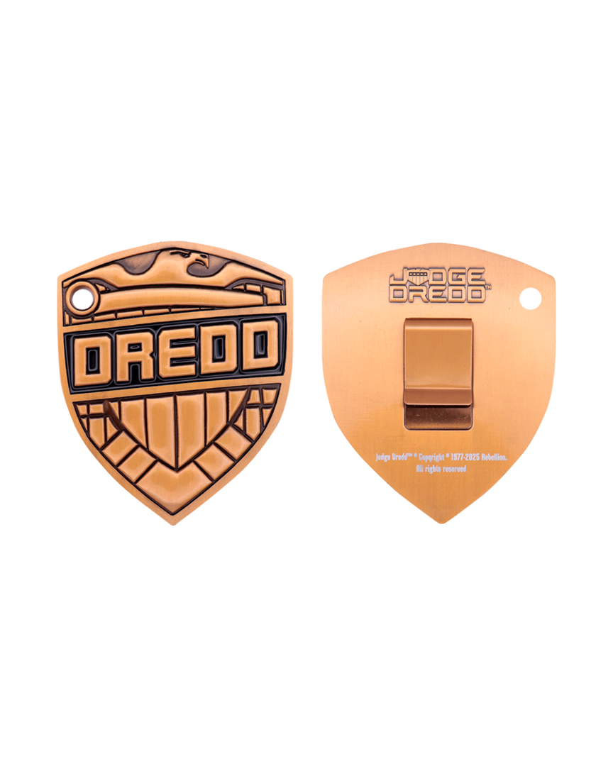 Réplica placa 2000 a d juez dredd edición limitada fanattik