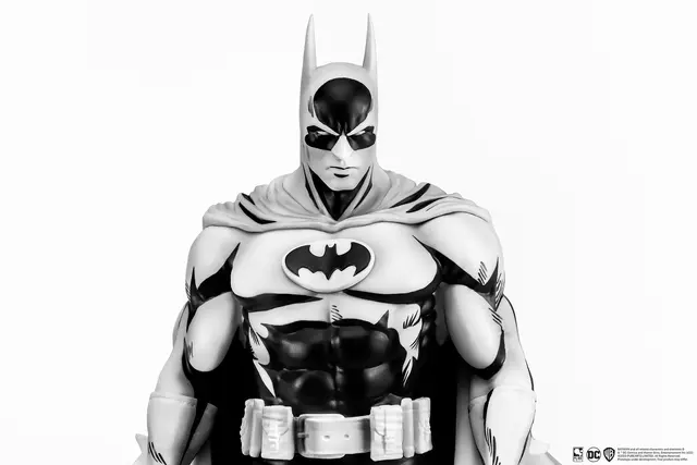 Reservar Figura Batman Black&White DC Heroes 22 cm Figuras Batman