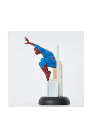 Comprar Leaping Spiderman Exclusiva 25 Aniversario SD Figura Marvel Gallery Figuras