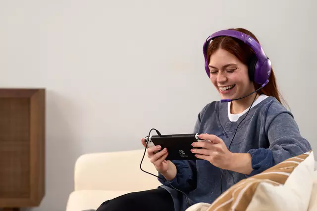 Comprar Auriculares Airlite Fit · Púrpura Fantasma Switch screen 1