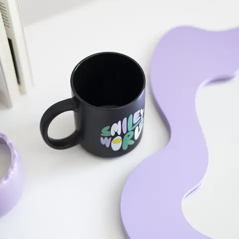 Comprar Taza Smiley Quirky Comics Black 
