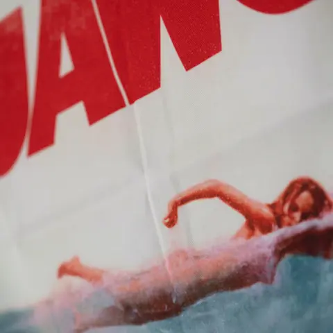 Comprar Banderola Decorativa Jaws 