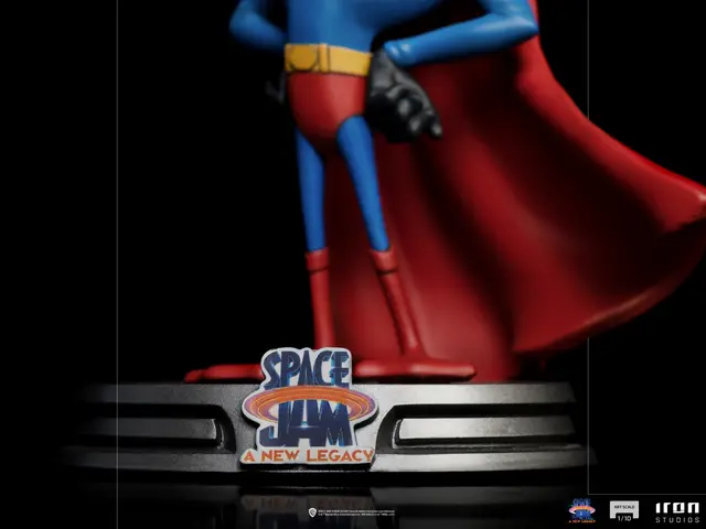 Comprar Figura Art Scale Space Jam 2 Pato Lucas Superman Figuras