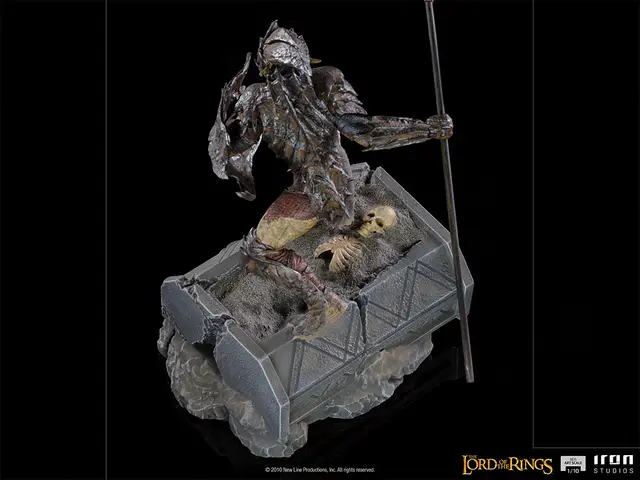 Comprar Figura Art Scale El Señor De Los Anillos Orco Con Armadura Figuras