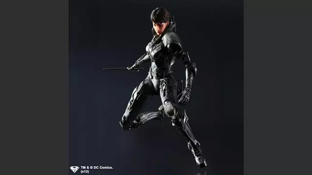 Comprar Figura Faora Man of Steel Play Arts Kai screen 1 - 01.jpg