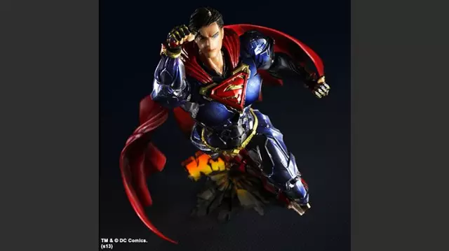 Comprar Figura Superman DC Comics Variant Play Arts Kai screen 2 - 02.jpg
