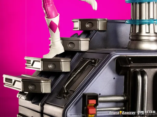 Comprar Figura Art Scale Mighty Morphin Power Rangers Ranger Rosa Figuras