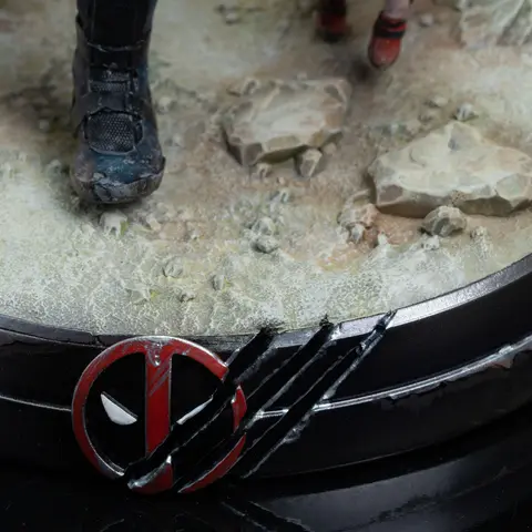 Comprar Estatua Deadpool y Lobezno Deluxe Art Scale Iron Studios  Figuras Deluxe