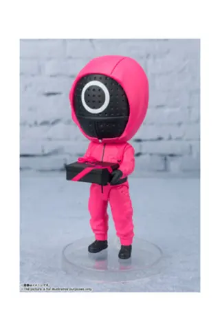 Comprar Masked Worker Fig 9 cm Squid Game Figuarts Mini Figuras