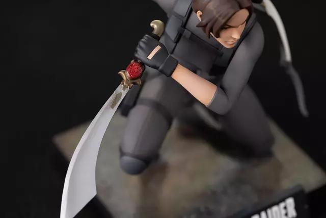 Reservar Figura Lara Croft Tomb Raider: The Legend of Lara Croft Dark Horse 19cm Figuras Estándar