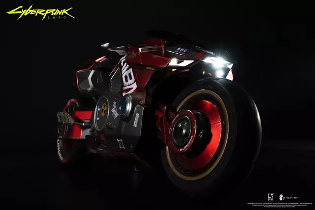 Comprar Estatua Male-V y Motocicleta Yaiba Kusanagi Cyberpunk 2077 Figuras Male-V