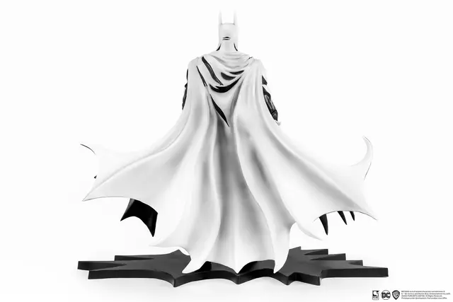 Reservar Figura Batman Black&White DC Heroes 22 cm Figuras Batman