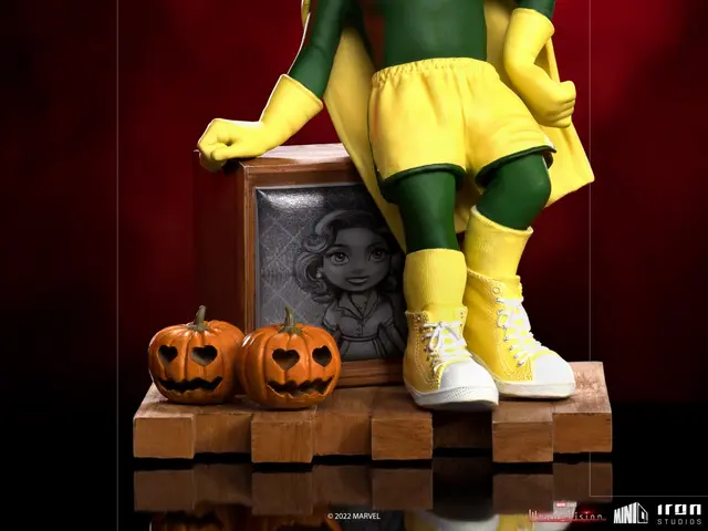 Comprar Figura Minico Marvel Wandavision Vision Halloween Figuras