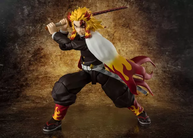 Reservar  Figura Kyojuro Rengoku Demon Slayer: Kimetsu no Yaiba SH Figuarts Figuras Estándar