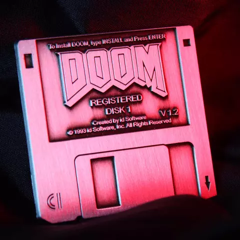 Reservar Pin Floppy Disk DOOM Edición Limitada Fanattik Limitada