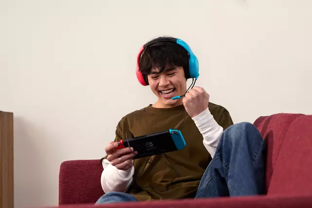 Comprar Auriculares Airlite Fit · Azul y Rojo Neón Switch screen 3