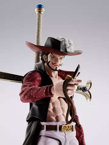 Reservar Figura Dracule Mihawk Hawkeye One Piece SH Figuarts Figuras Estándar