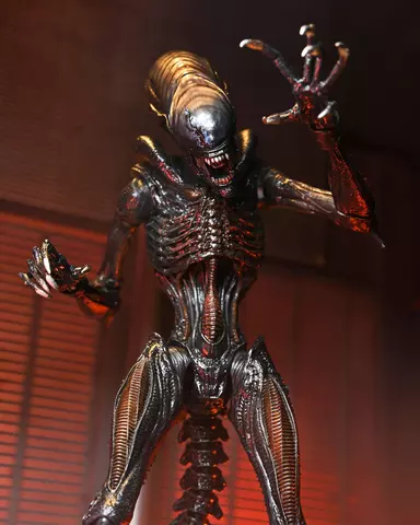 Reservar Figura Ultimate Scorched Xenomorph Alien: Romulus NECA Figuras Estándar