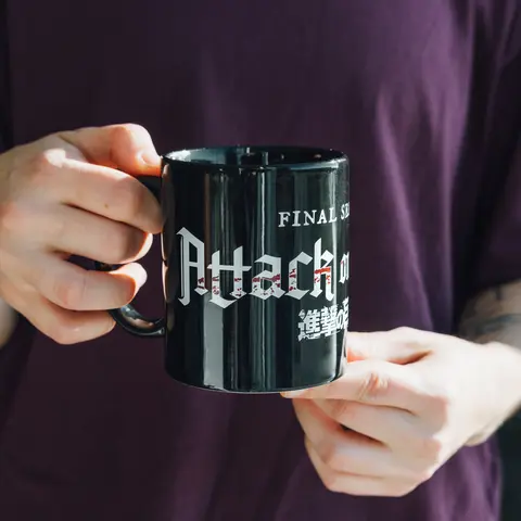 Comprar Taza Attack On Titan - Logo 